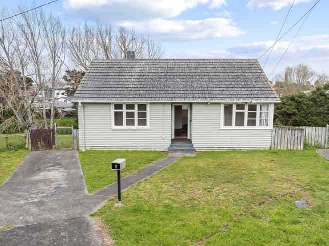 8 Tate Place, Otara