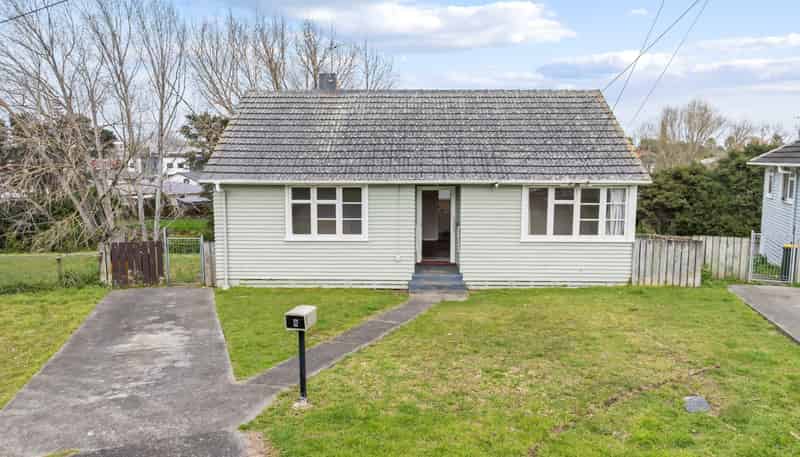 8 Tate Place, Otara