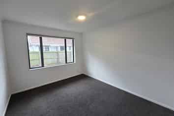 3/7 Division Street , Riccarton