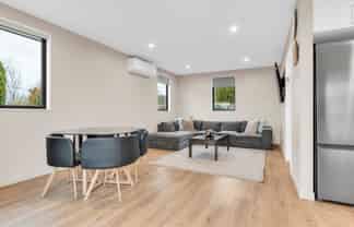 2/397 Sawyers Arms Road, Harewood