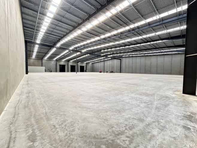 Brand new large distribution centre