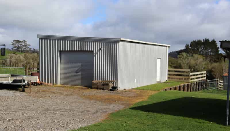 772 Upland Road, Egmont Village