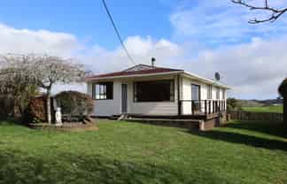 772 Upland Road, Egmont Village