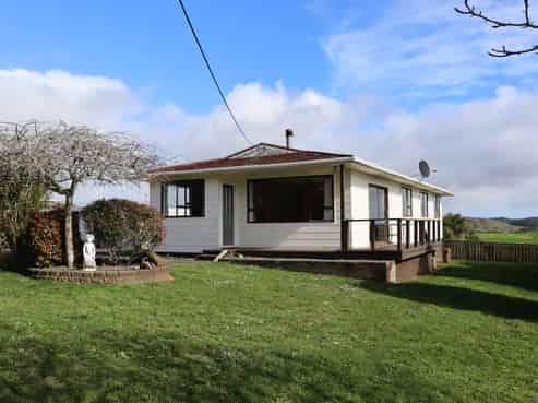 772 Upland Road, Egmont Village