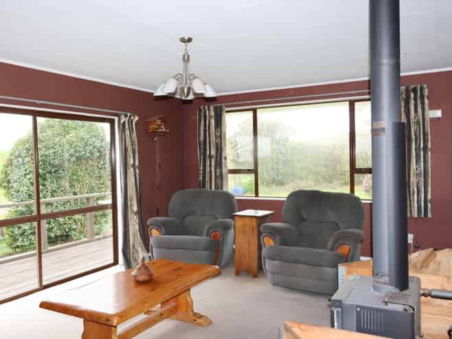 772 Upland Road, Egmont Village
