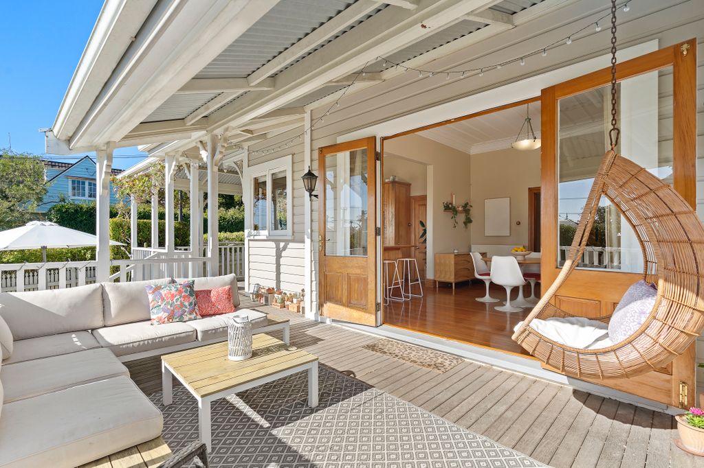CHARM IN PRIME INNER CITY LOCATION 4