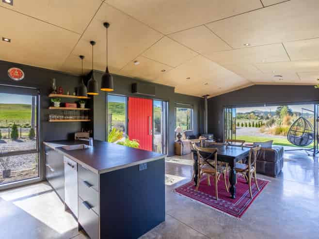 40 River Road, Otane