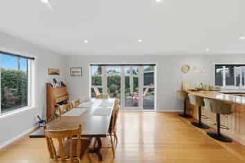 82 Wairau Road, Oakura