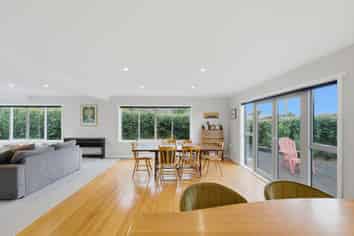 82 Wairau Road, Oakura