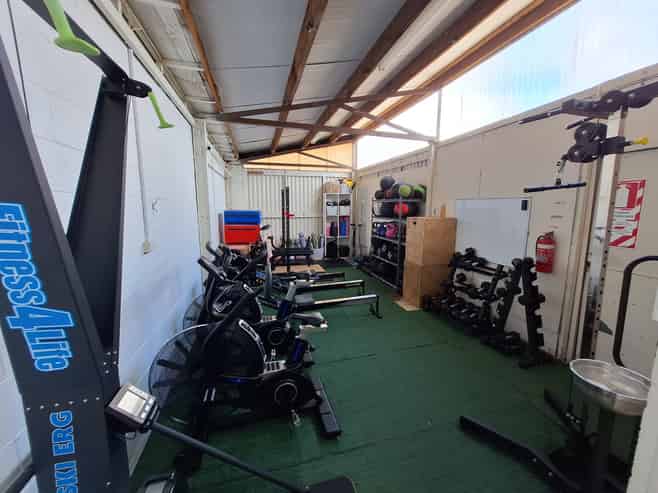 Affordable workshop or office with storage