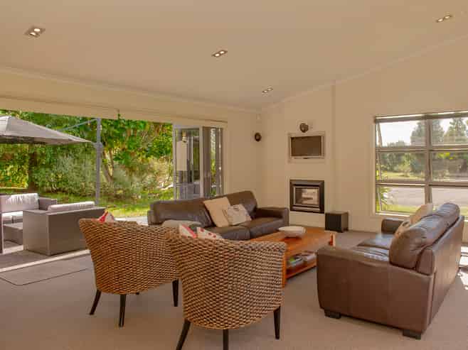 9 Taunui Place, Cooks Beach