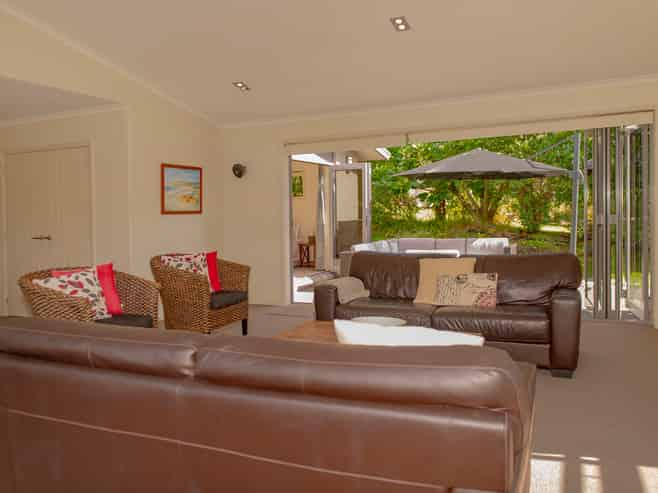 9 Taunui Place, Cooks Beach