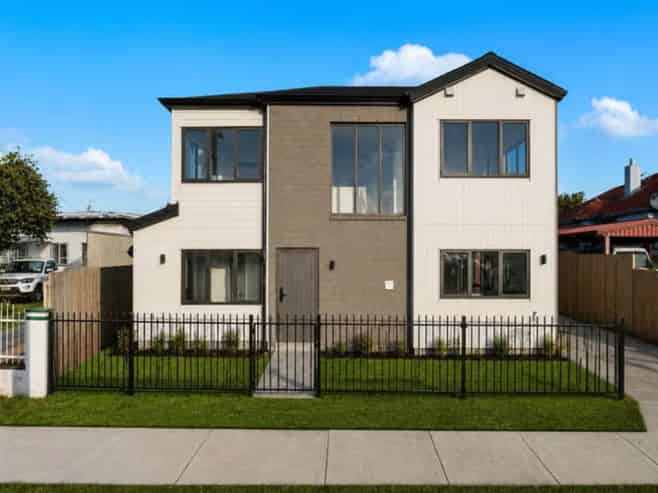 35A  Royton Avenue, Mangere East
