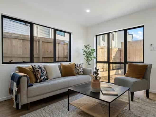 35A  Royton Avenue, Mangere East