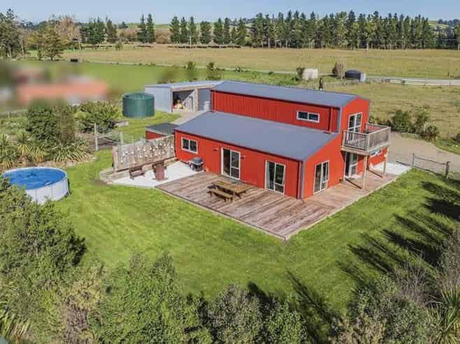 92 Foothills Road, Okuku