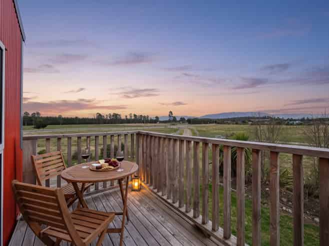 92 Foothills Road, Okuku