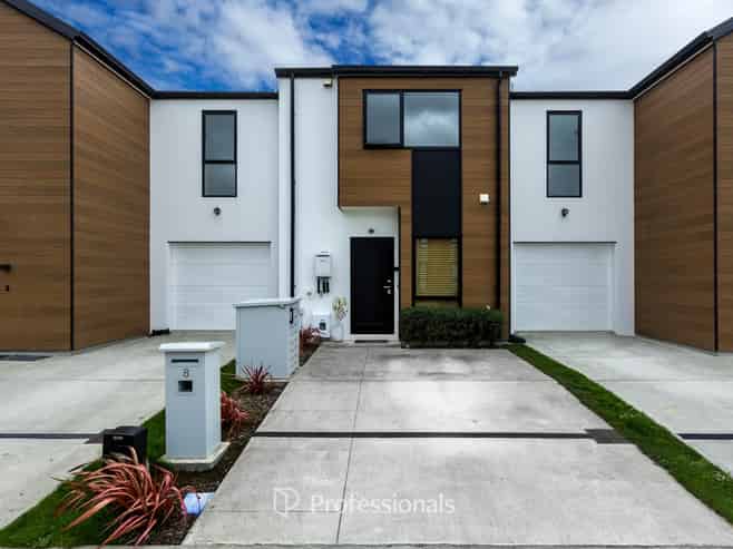 8 Cynisca Crescent, Wallaceville