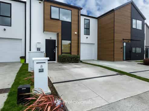 8 Cynisca Crescent, Wallaceville