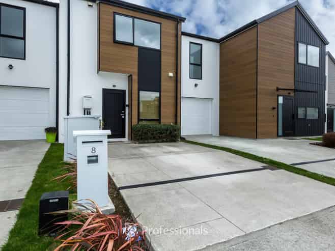 8 Cynisca Crescent, Wallaceville