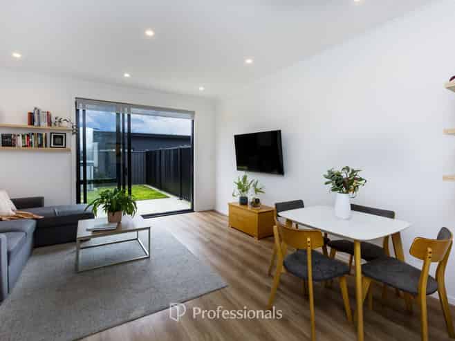 8 Cynisca Crescent, Wallaceville