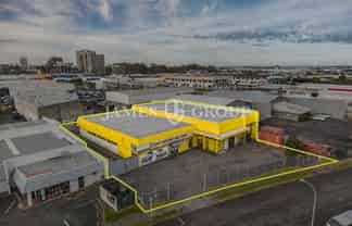Unbeatable Location, Secure Yard, Landlord Fitout!