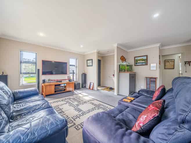 5 Poppy Watts Grove, Stokes Valley