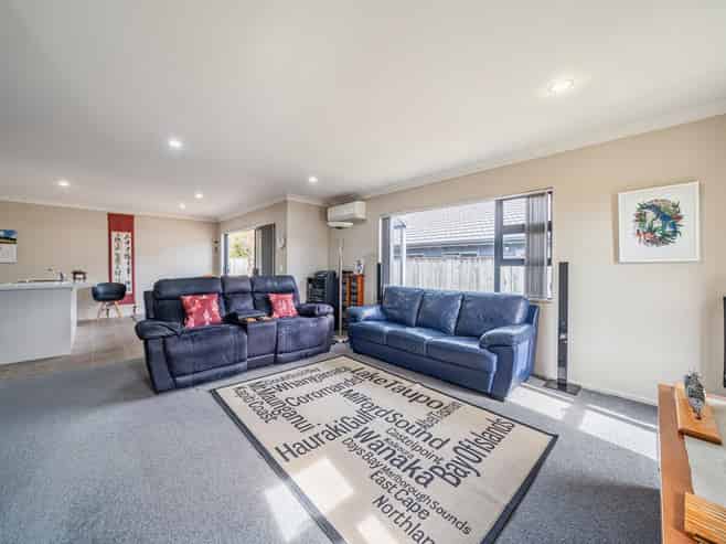5 Poppy Watts Grove, Stokes Valley