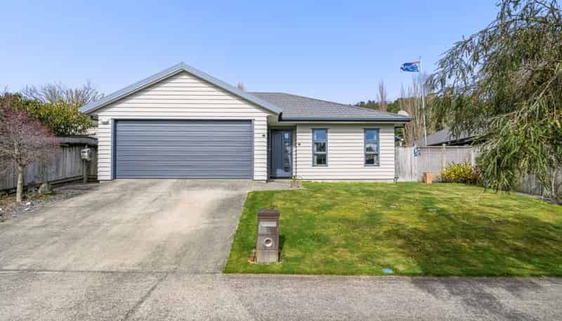 5 Poppy Watts Grove, Stokes Valley