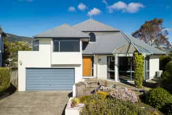 18 Leach Place , Enner Glynn