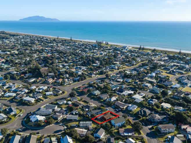 34 Norfolk Crescent, Otaki Beach