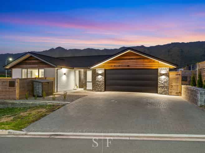 1 Pīhoihoi Close, WAIKANAE