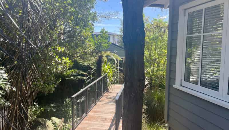 24 Kinloch Street , Saint Albans