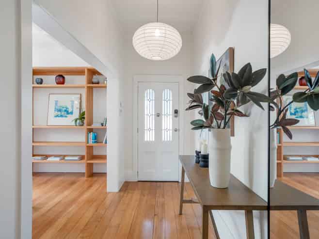 9 Mons Avenue, Mount Roskill