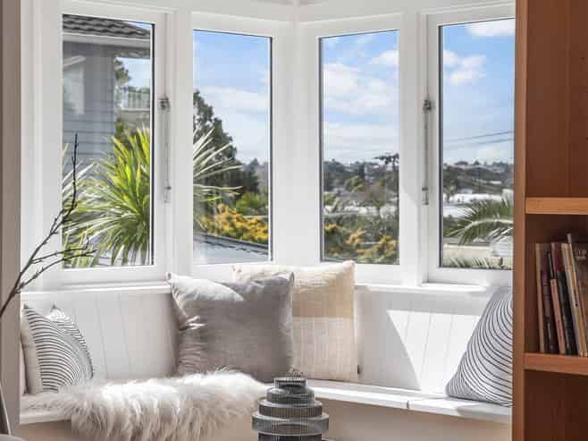 9 Mons Avenue, Mount Roskill