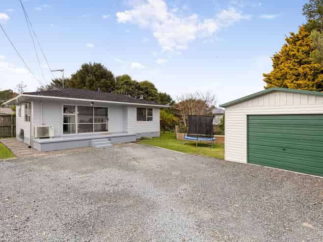 24A Bruce Avenue, Glenview