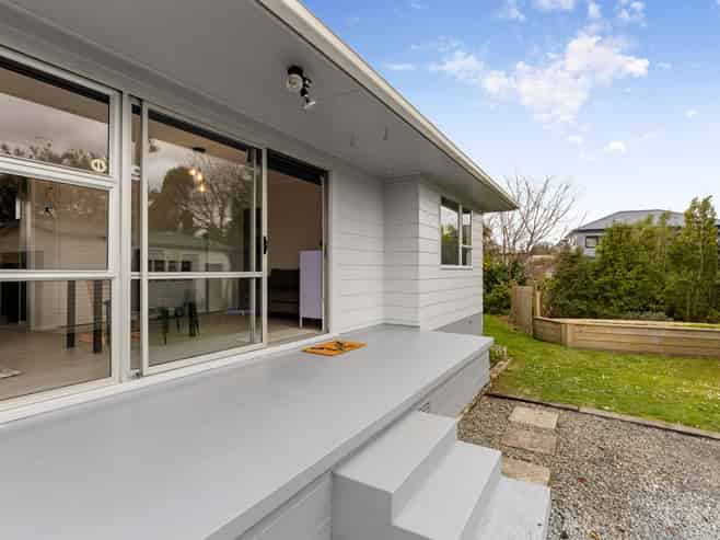 24A Bruce Avenue, Glenview