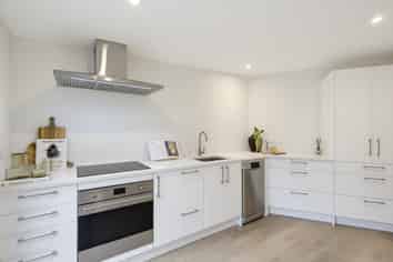 121D The Parade, Island Bay