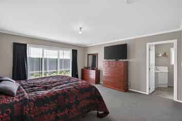 156 King Road, Inglewood