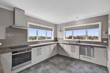 156 King Road, Inglewood
