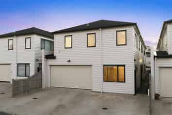 221B Murphys Road, Flat Bush