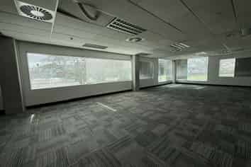 Wiri Office with 62 Parks | 272m2 - 1,225m2