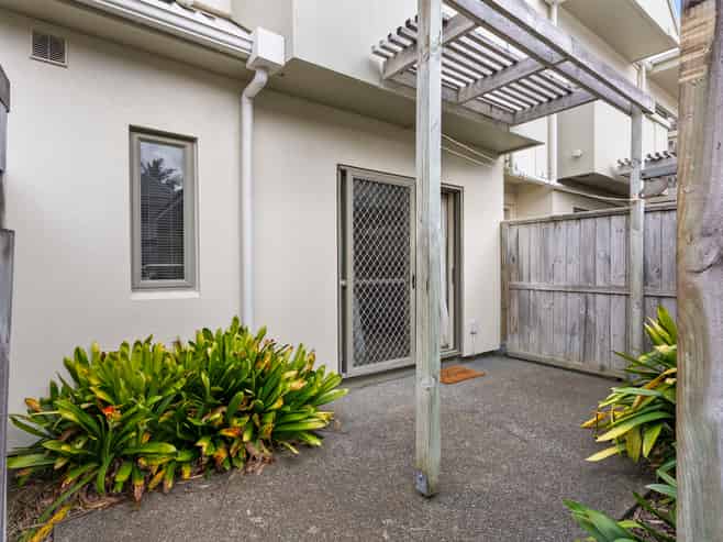 73A/21 Hunters Park Drive, Three Kings