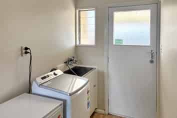 2/287 Wills Street, Ashburton