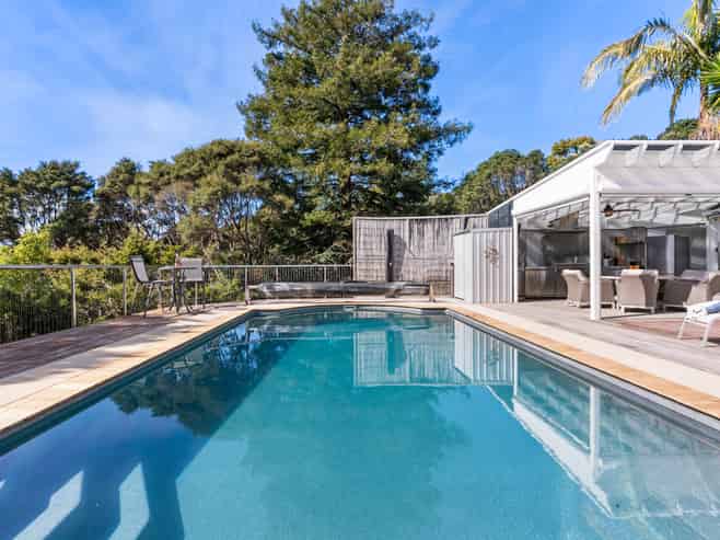 10 The Brae, Maraetai