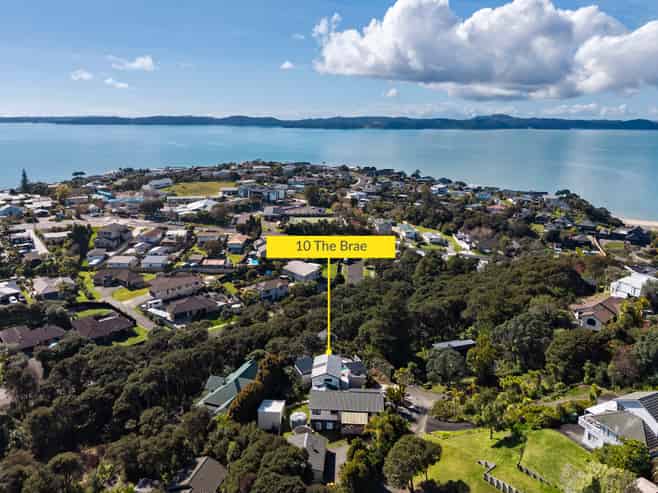 10 The Brae, Maraetai