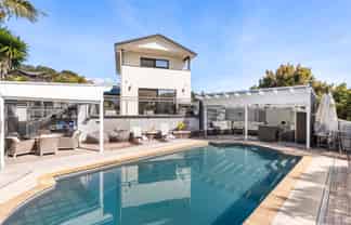 10 The Brae, Maraetai