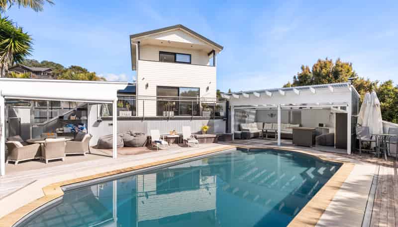 10 The Brae, Maraetai