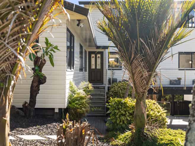 10 The Brae, Maraetai