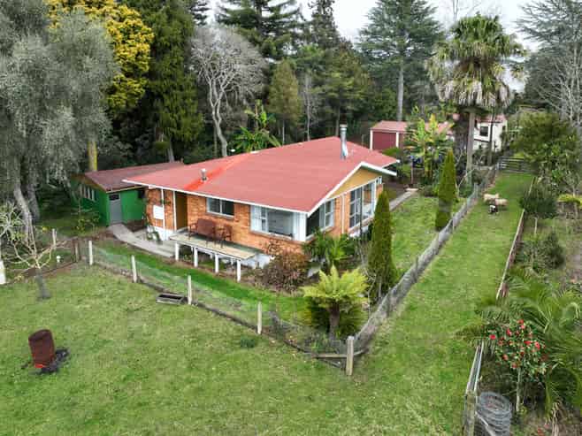 10 Robertson Road, Whatawhata