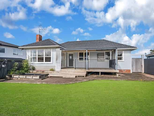 9 Andrew Road, Howick